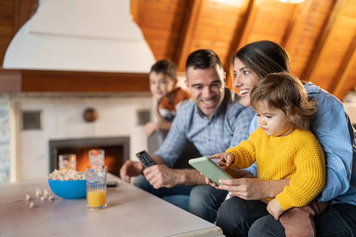 immagine miniatura Vanguard_famiglia che guarda la tv