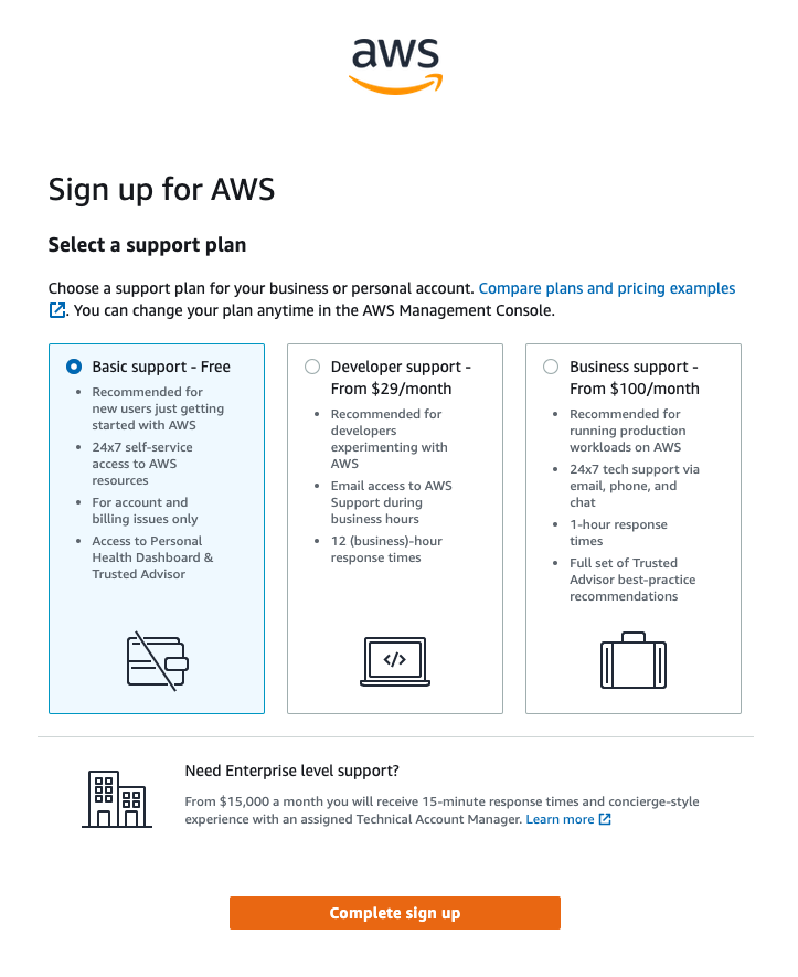 AWS アカウントのサインアップページ。アカウントに関連付けられる AWS サポートの階層を選択するオプションがあります。