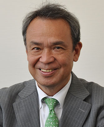 小松 唯史 氏