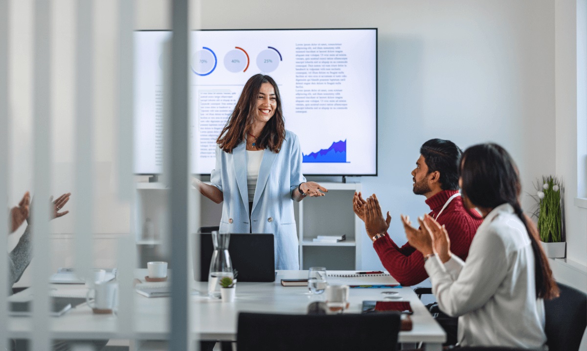 Principali tendenze in materia di competenze sull'IA generativa e formazione per il 2025 dell'autrice Maureen Lonergan