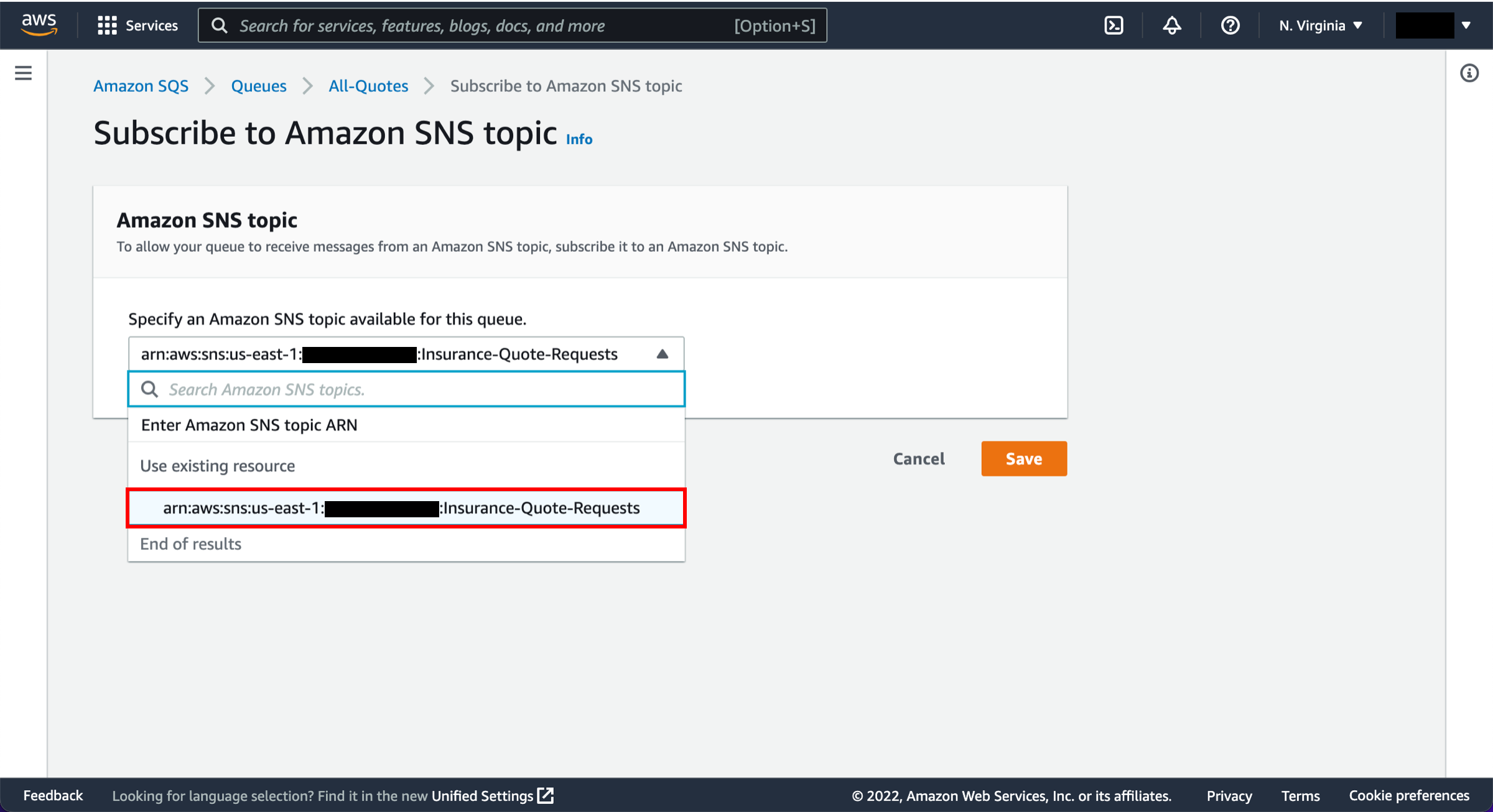 P&aacute;gina de Suscribir al tema de Amazon SNS con la opci&oacute;n seleccionada para conectar la cola al tema Insurance-Quote-Requests.