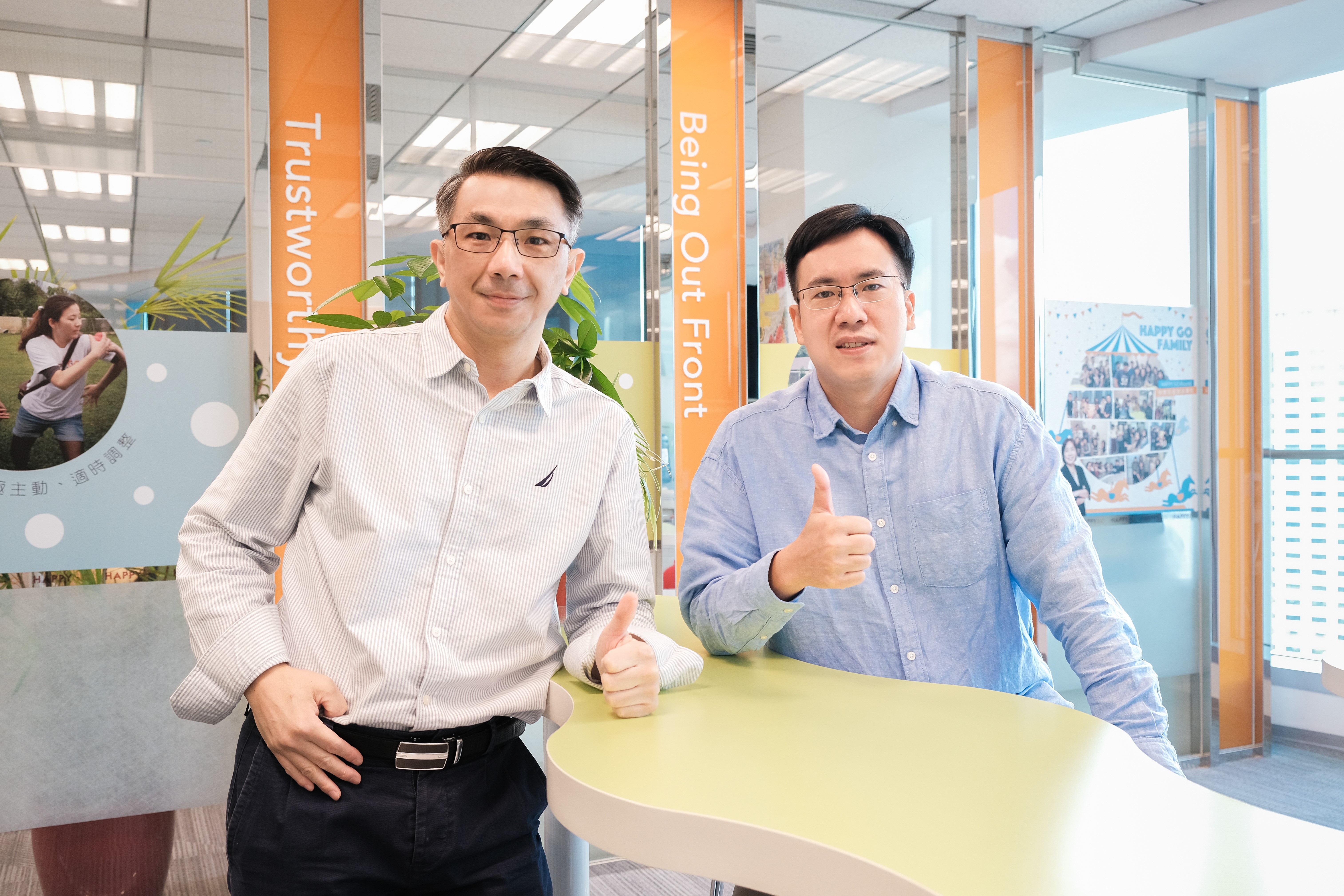 圖左為 Derek Huang, WWSO Sr. Analytics Specialist, AWS，圖右為鼎鼎聯合行銷數據長 Bruce Huang