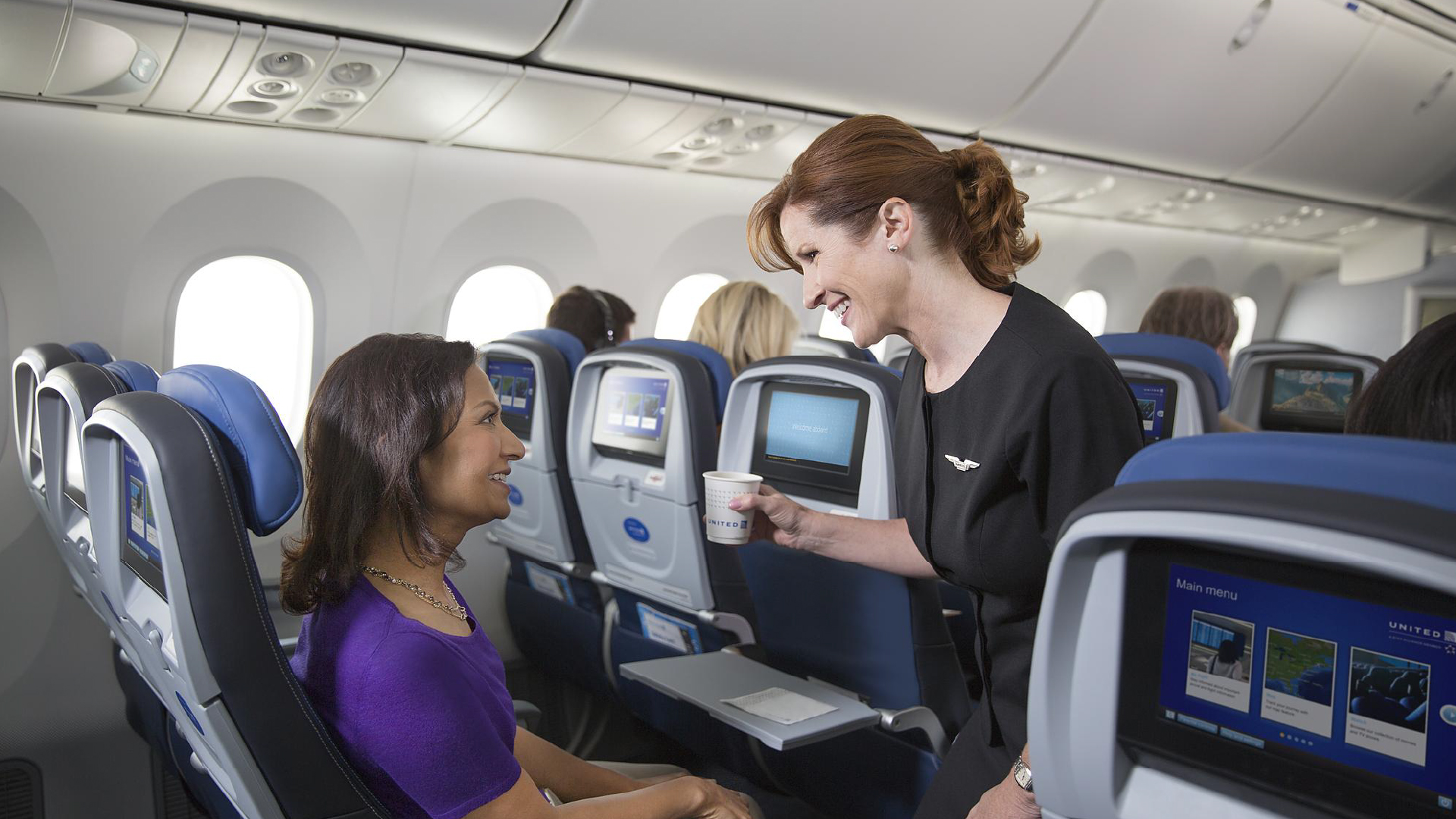 United Airlines accelerates innovation and transforms passenger experiences with AI on AWS