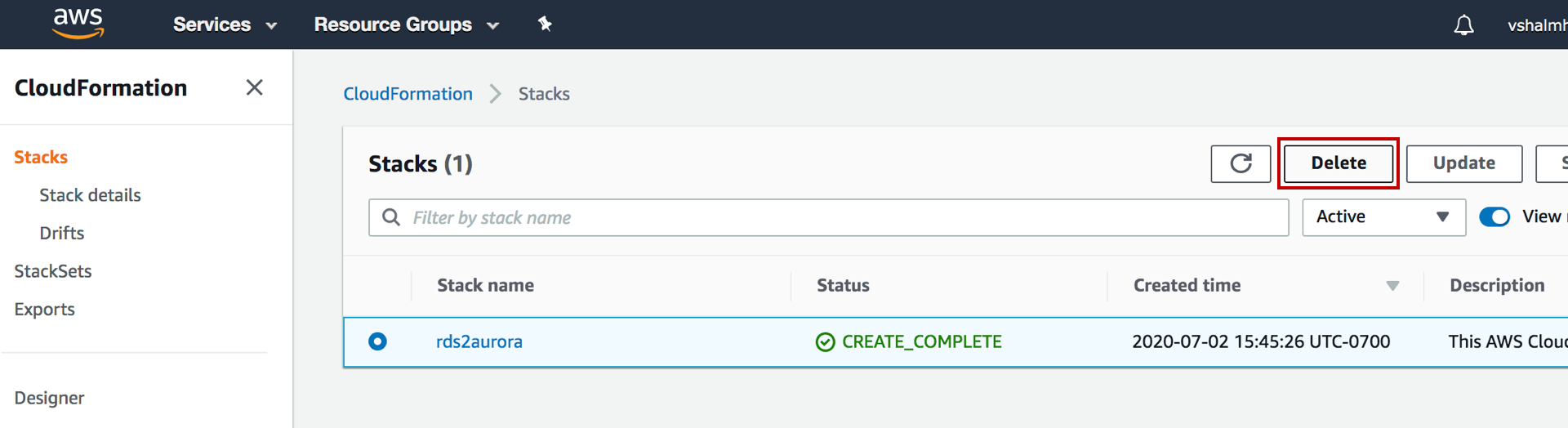 AWS CloudFormation interface showing a stack named "rds2aurora" with status "CREATE_COMPLETE" and a highlighted "Delete" button.