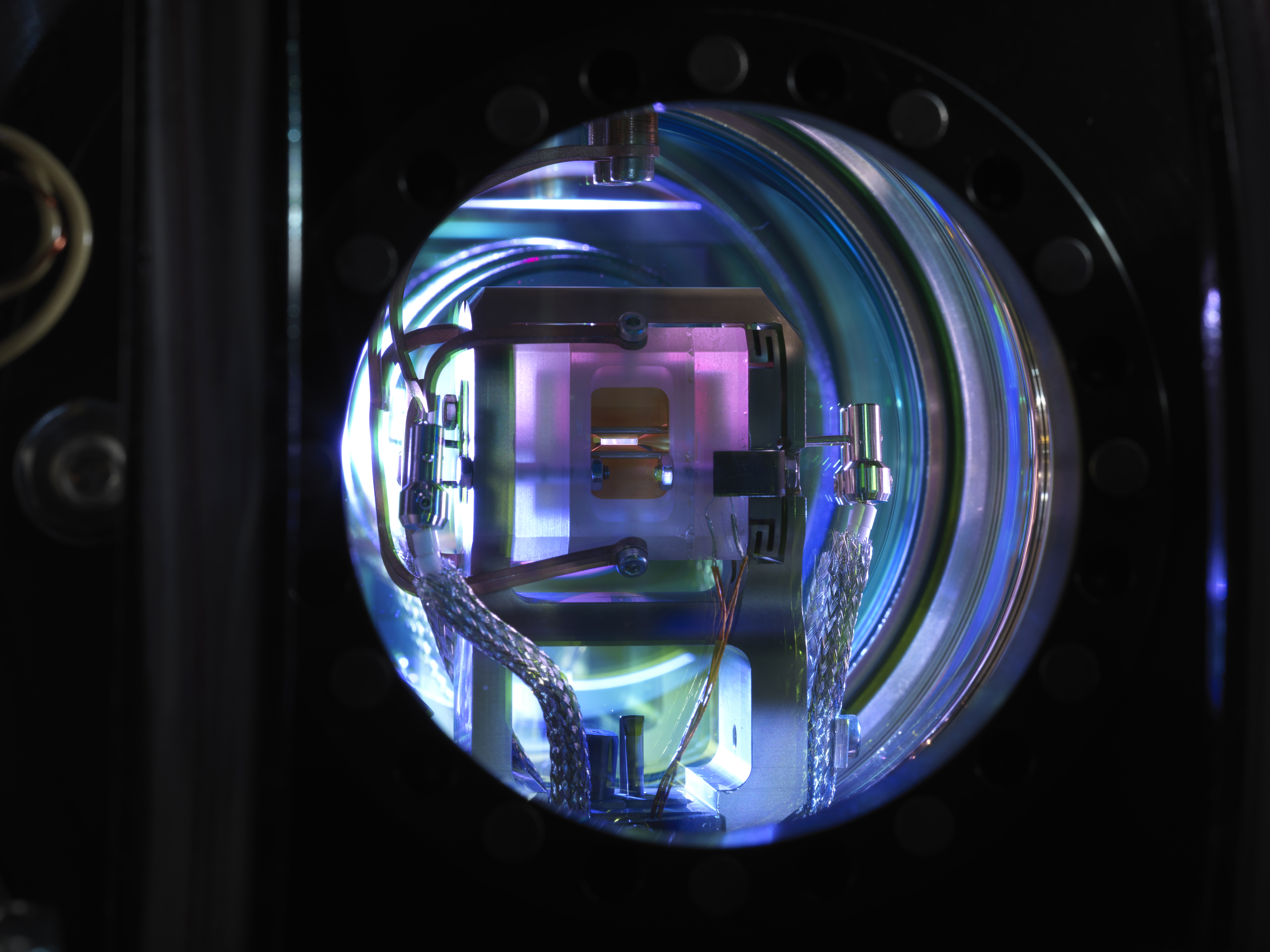 Trapped ion quantum devices pioneered and lead quantum information processing: from performance and scalability to wide-range applicability.Apply AQT quantum solutions to solve your problems.