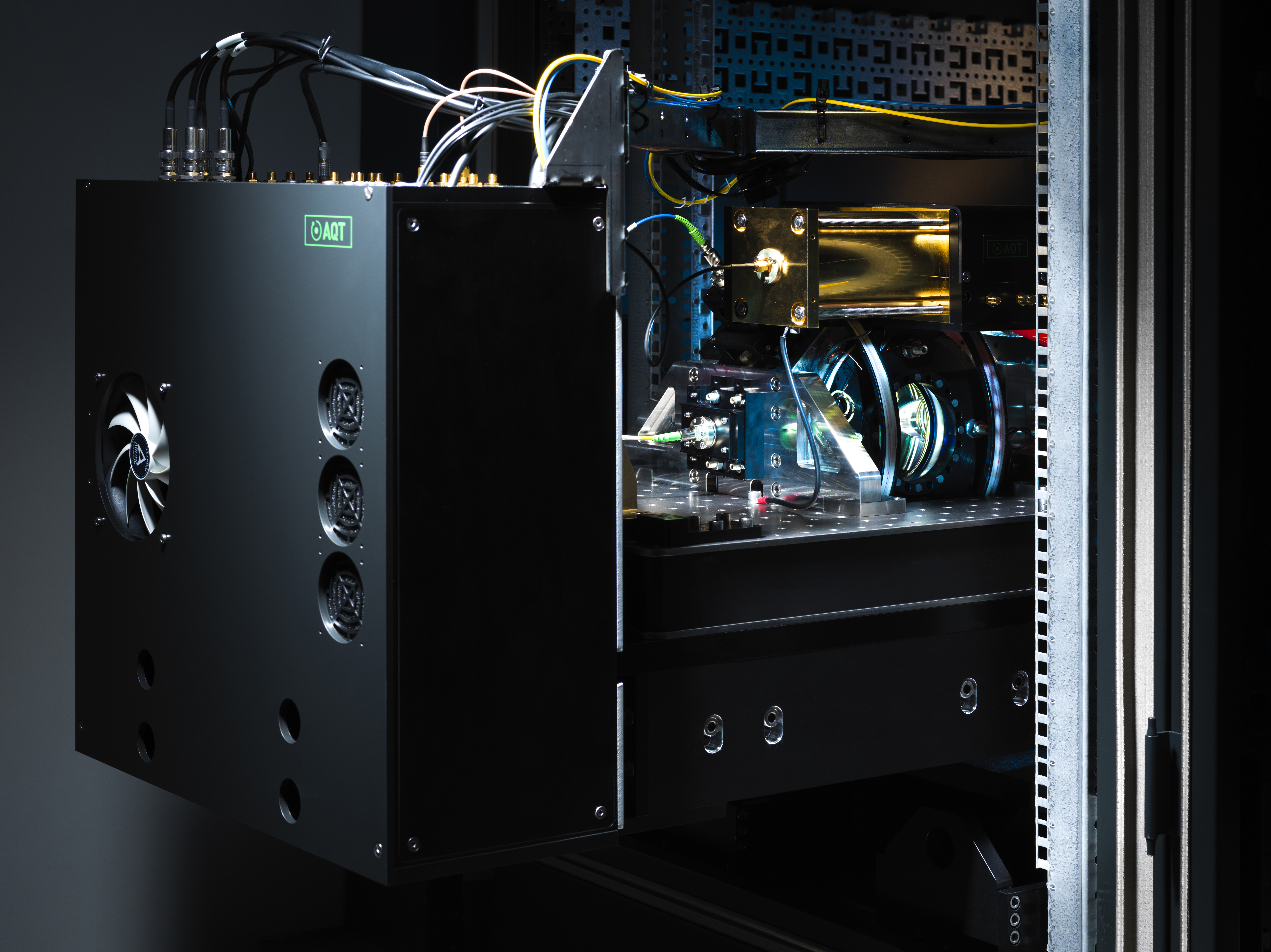 Trapped ion quantum devices pioneered and lead quantum information processing: from performance and scalability to wide-range applicability.Apply AQT quantum solutions to solve your problems.