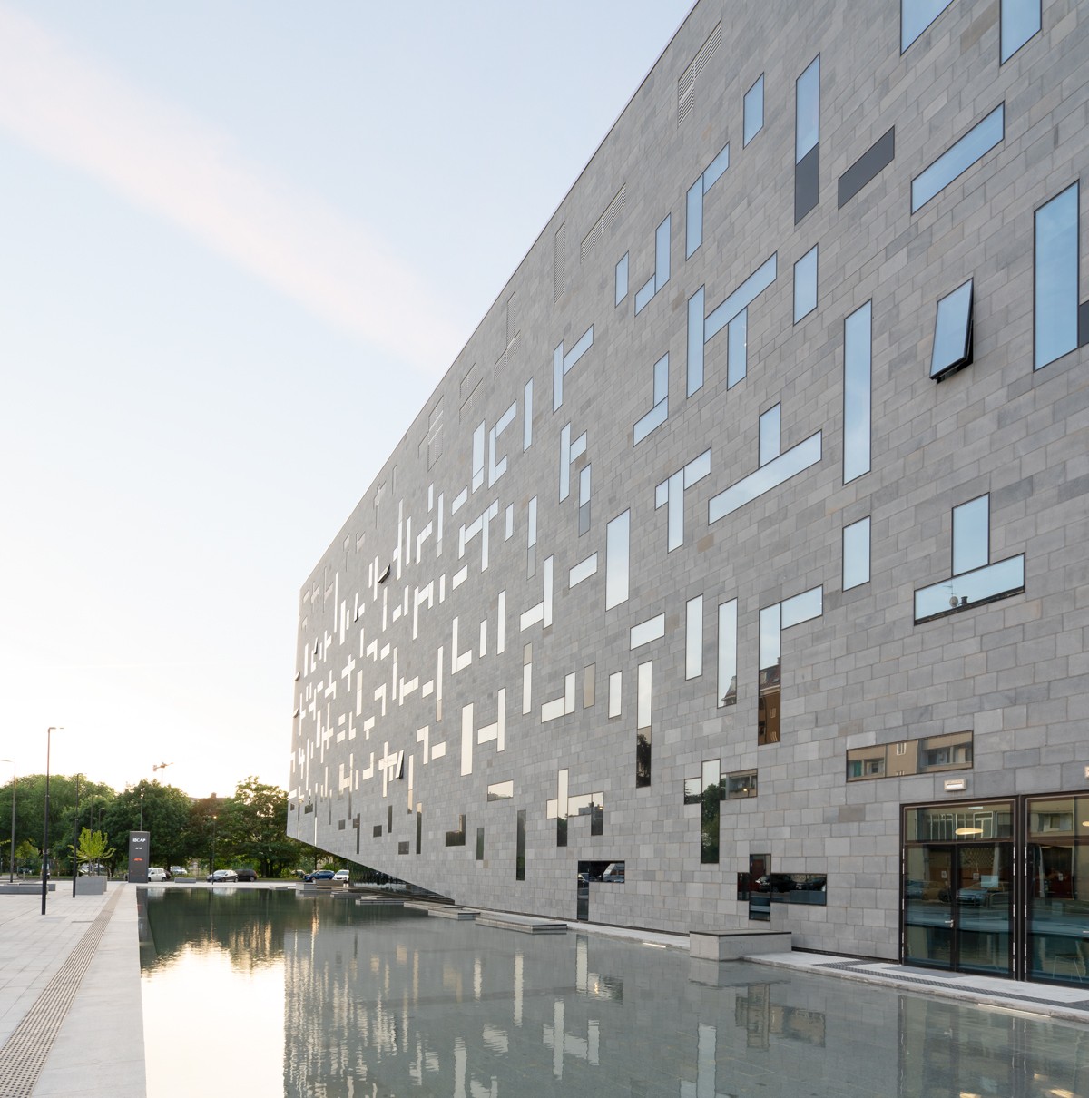 Missing alt text value