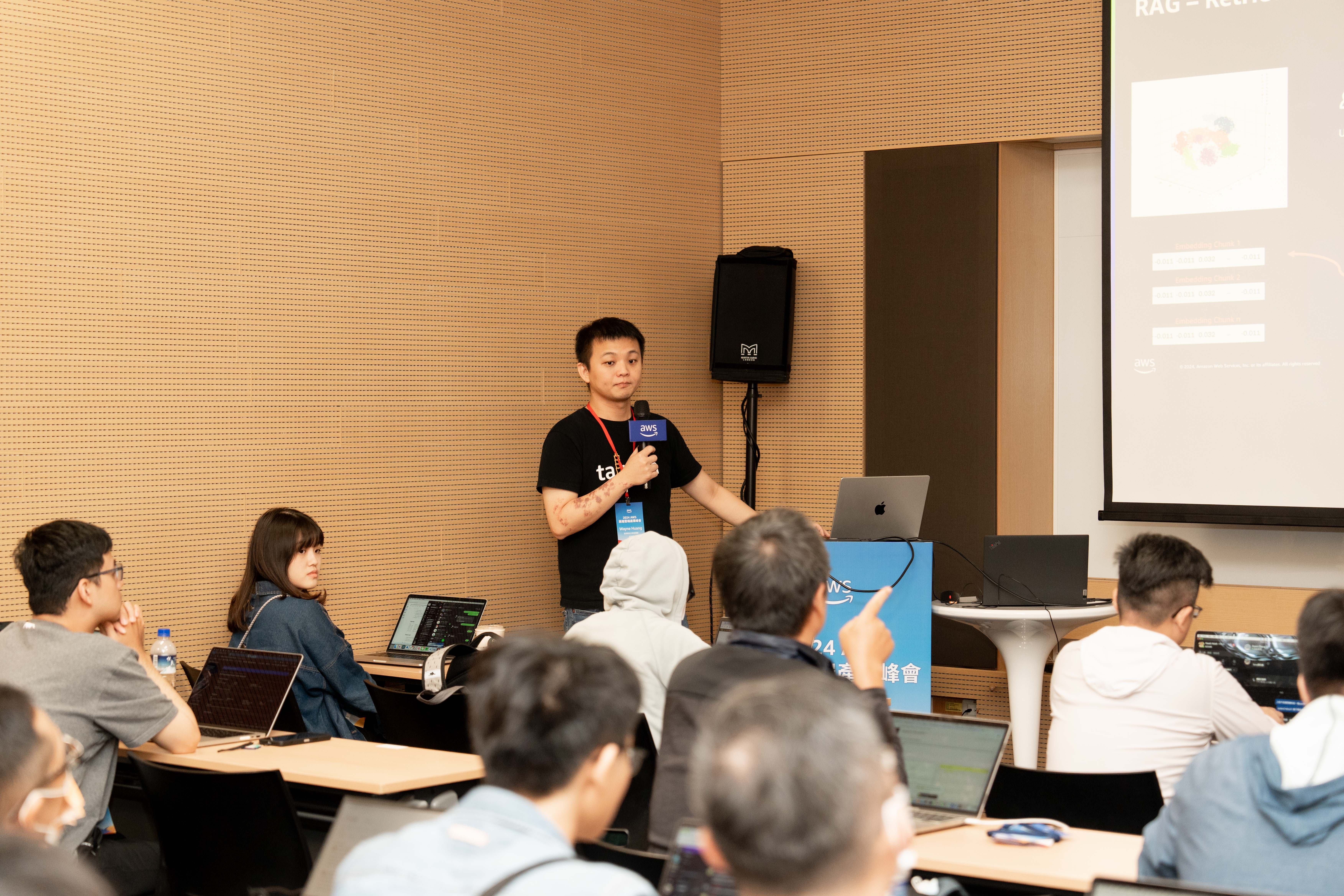 Missing alt text value