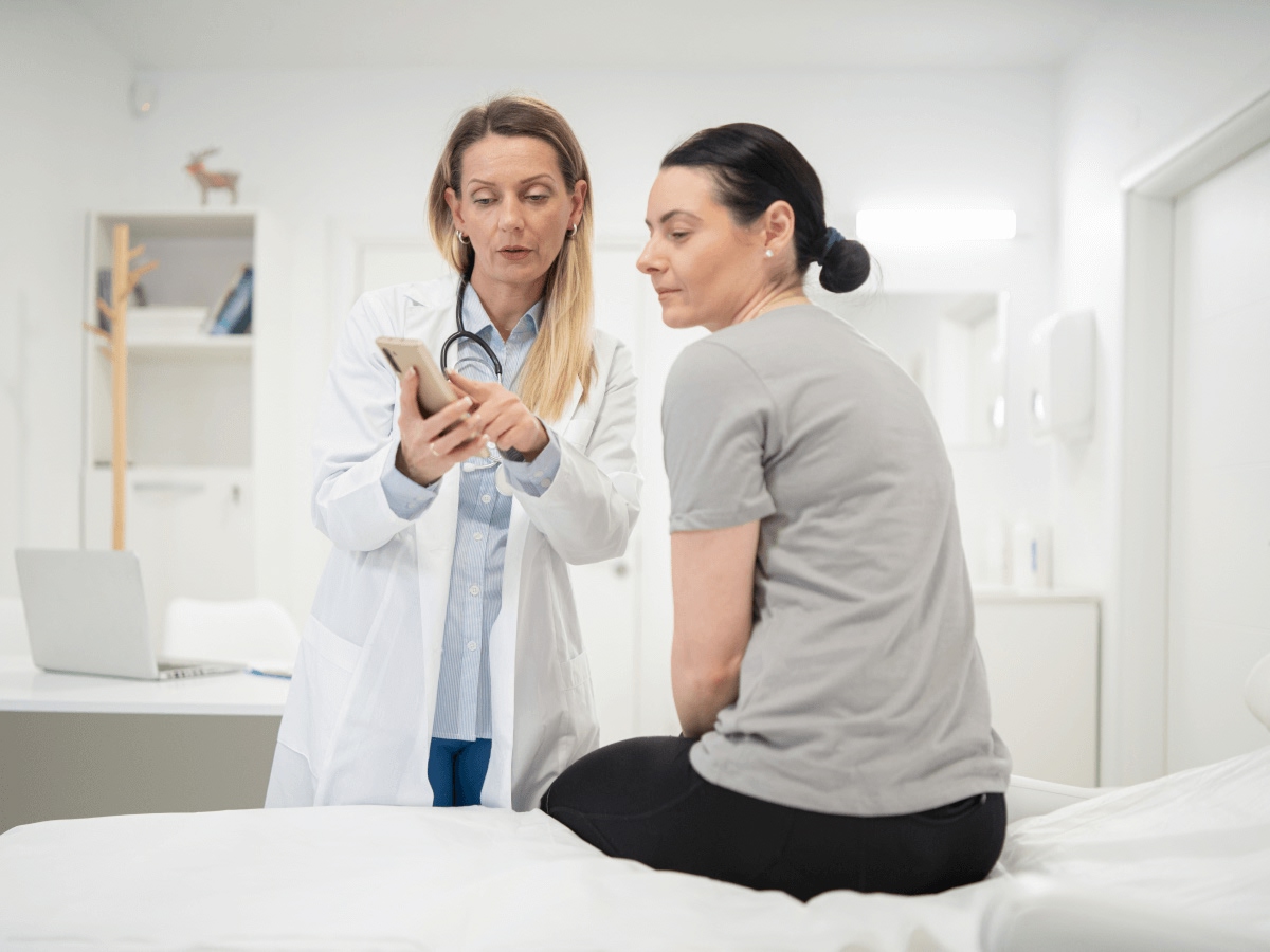 aws-library_photo_people_medical_572_1200